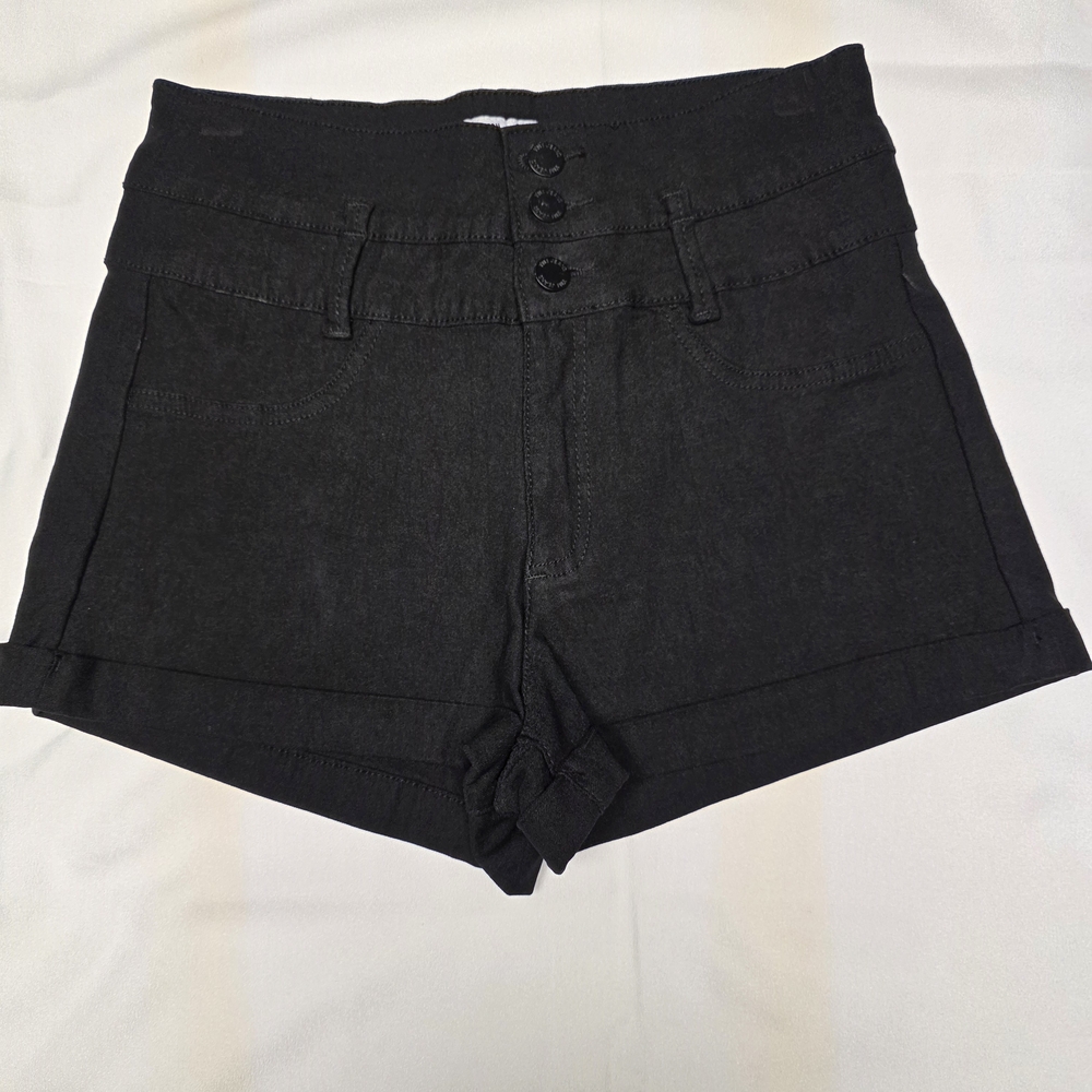 YMI Black High-Waist Triple-Button Cuffed Shorts No Pockets
